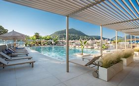 Athos Hotel
